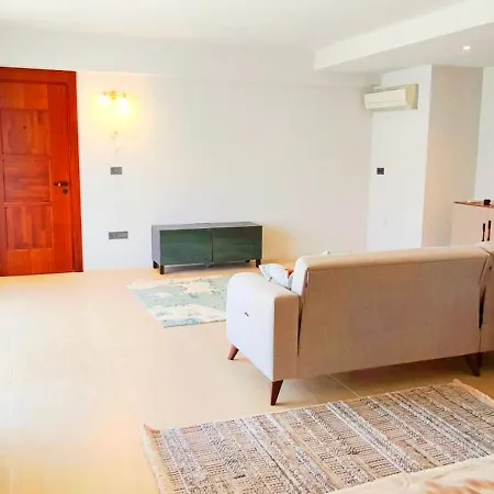 Triplex Bitez - Shared Pool, Terrace & Guest * 博德鲁姆