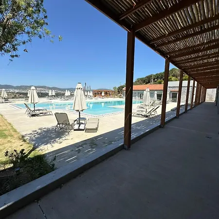 Triplex Bitez - Shared Pool, Terrace & Guest * Бодрум